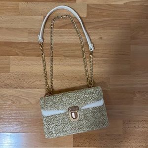 Crossbody straw bag